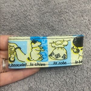 🌵Unique adorable french bracelet that buttons closed!